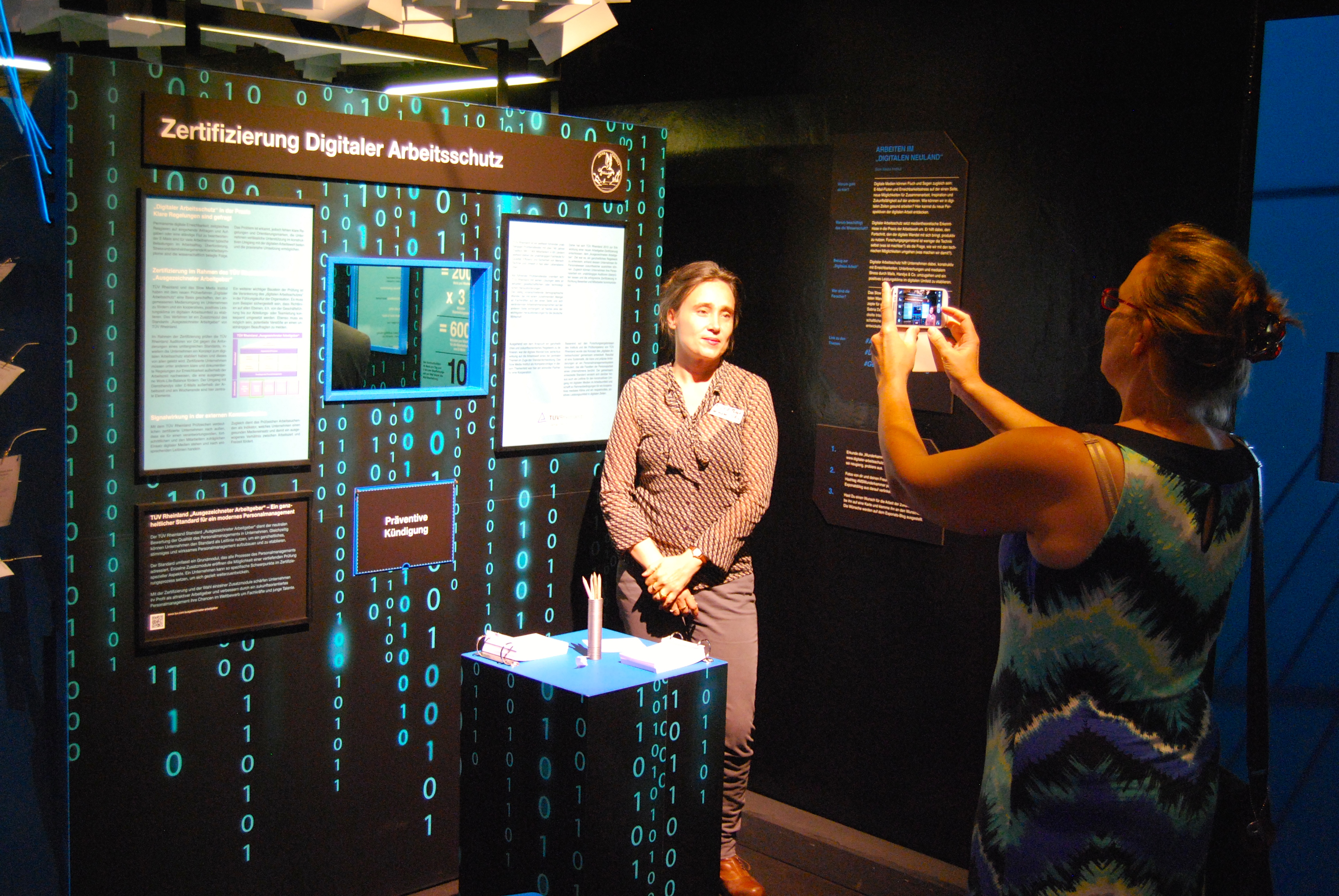 Slow Media-Ausstellung auf der MS-Wissenschaft