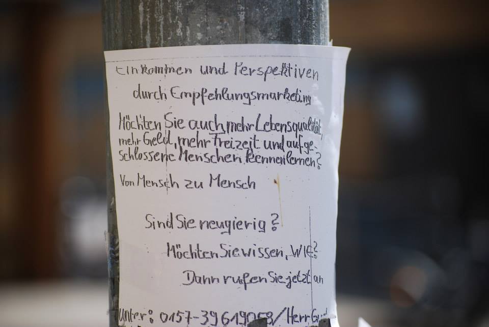 Merkwürdige Marketing-Schwurbeleien - aber immerhin handgeschrieben