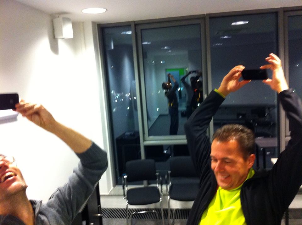 Dadaistische Performance von Gerhard Schröder und Hannes Schleeh beim Streamcamp 