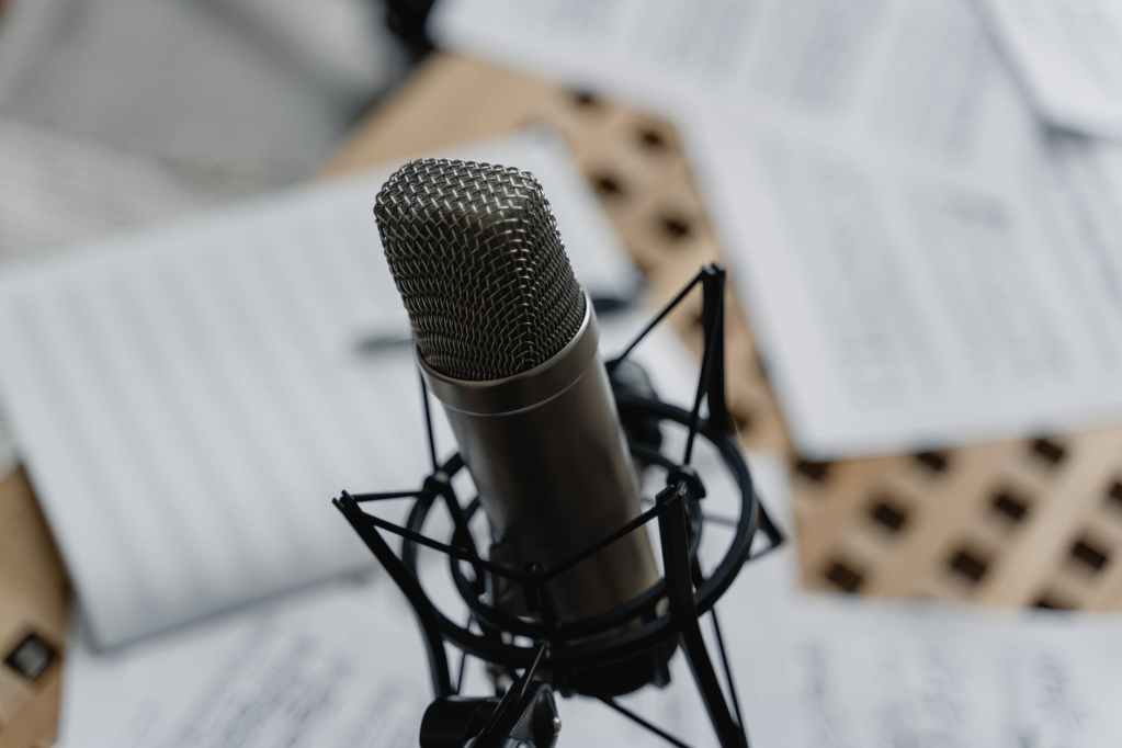 studio condenser microphone in close up photography